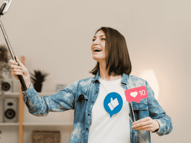 UGC Ad Formula: How Top Brands Use UGC Creators in India to Scale Ads Profitability